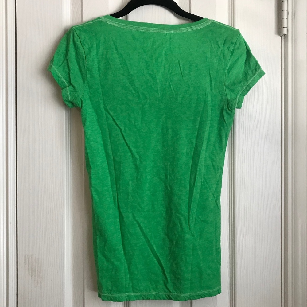 NWOT Aeropostale Green V-Neck Tee Basic Top - Picture 3 of 5